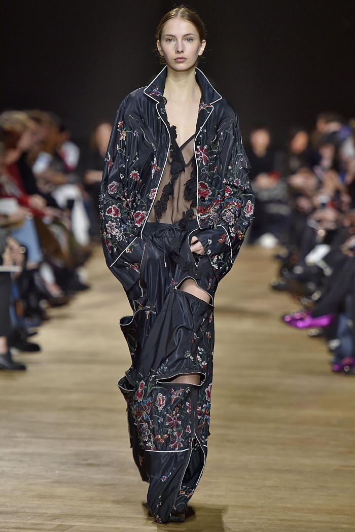 サカイ（sacai）2017／2018年秋冬コレクション○2017／2018年秋冬パリ 