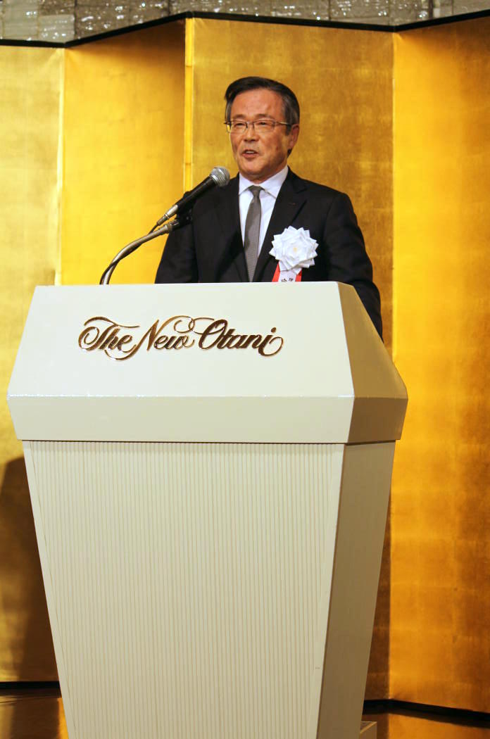 日本アパレル ファッション産業協会が新年会を開催 小池百合子東京都知事も来場 Zoom Up Collection