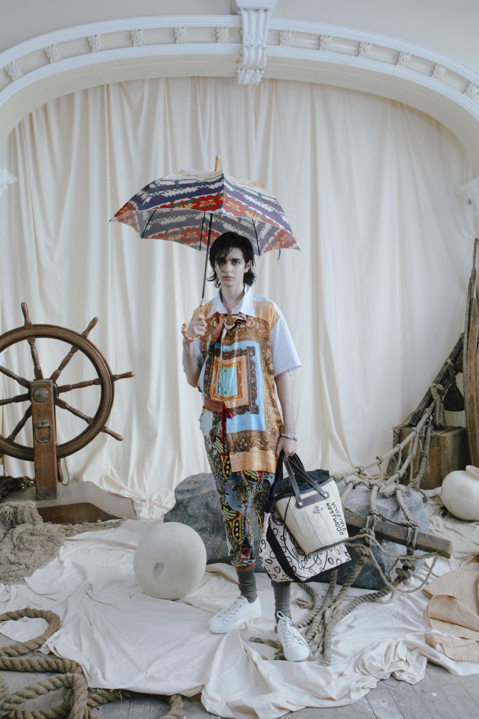 希少逸品✨✨◇Vivienne 垂れ下がっ Westwood◇極上シルクネットロング 