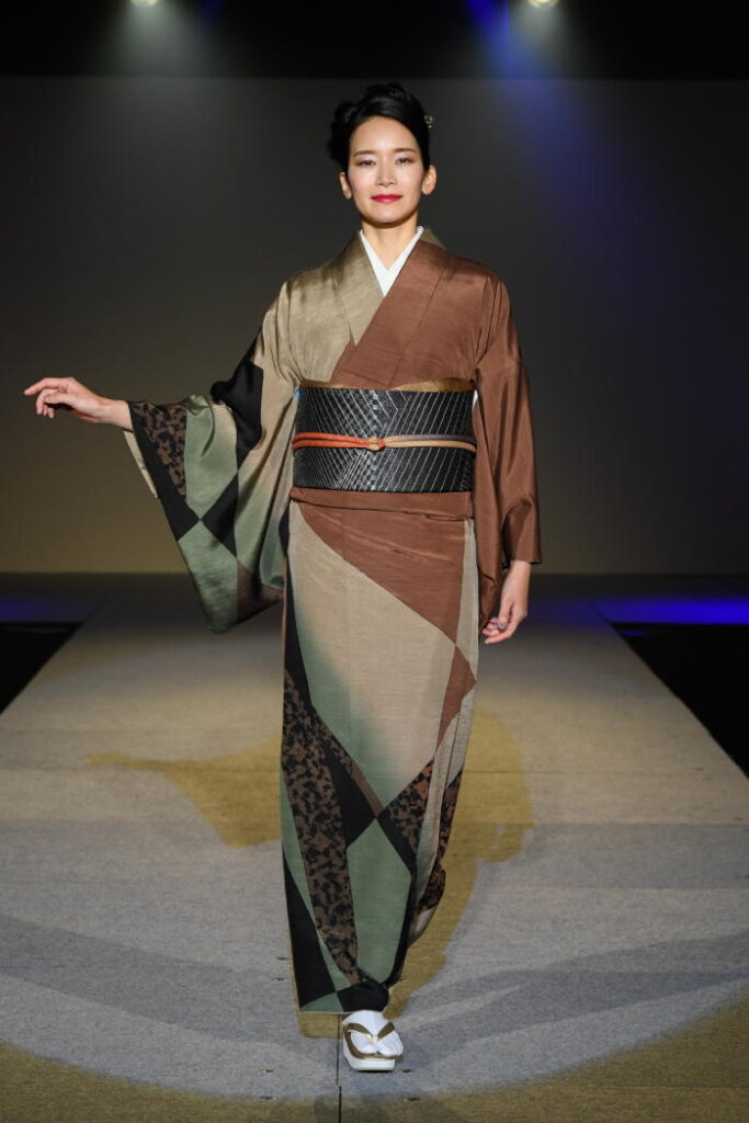 室華風（MUROKAFU）が「TOKYO KIMONO COLLECTION 」でコレクションを発表 zoom up collection