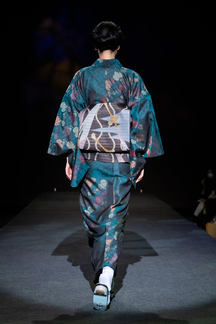 篠屋卯兵衛（SASAYA UHEI）が「2022 TOKYO KIMONO COLLECTION 」でコレクションを発表 zoom up