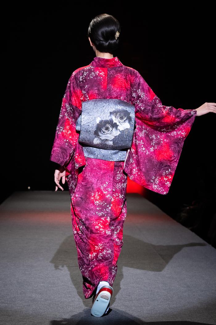 小室庵（KOMUROAN）が「2022 TOKYO KIMONO COLLECTION 」でデビューコレクションを発表 zoom up