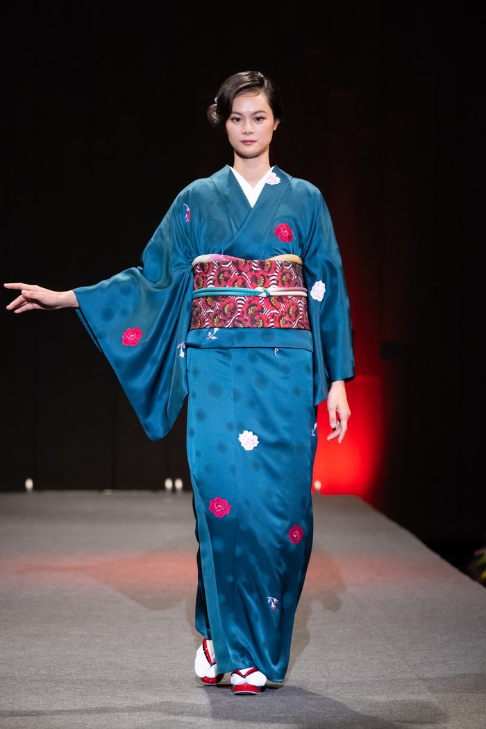 小室庵（KOMUROAN）が「2022 TOKYO KIMONO COLLECTION 」でデビューコレクションを発表 zoom up