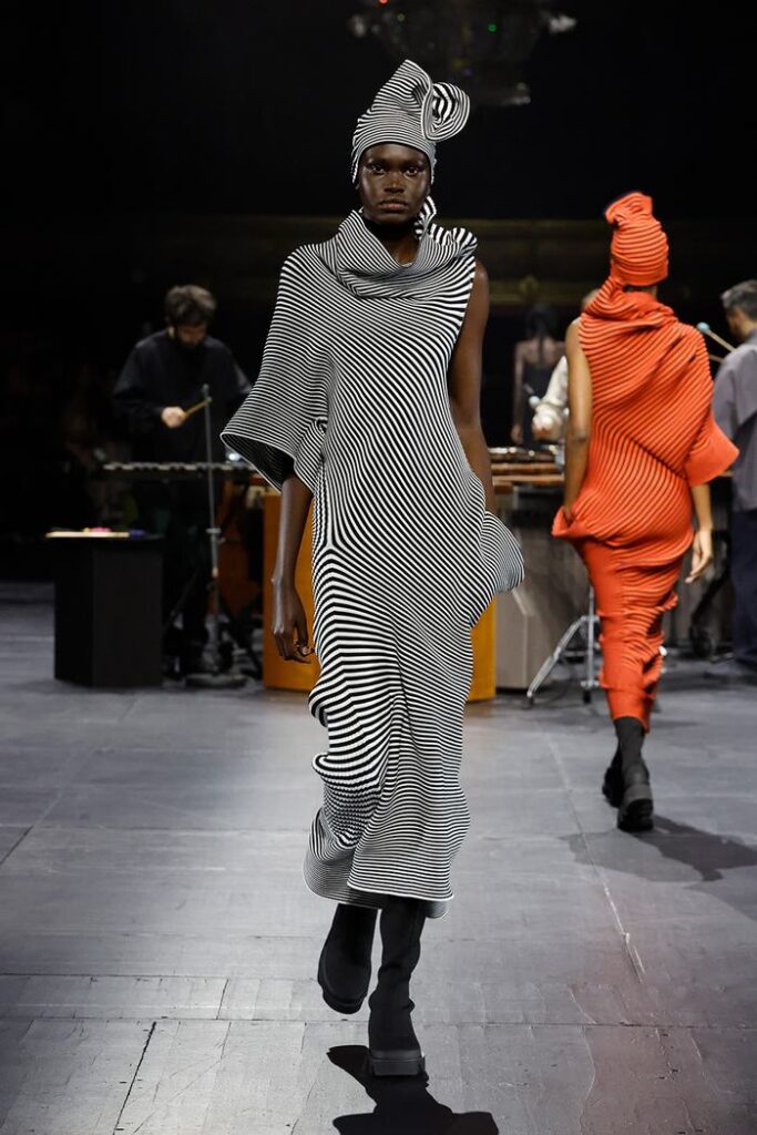 イッセイ ミヤケ（Issey Miyake）2023／2024年秋冬コレクション〇2023